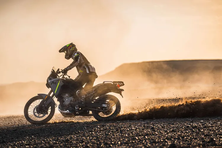CFMOTO 450MT handling