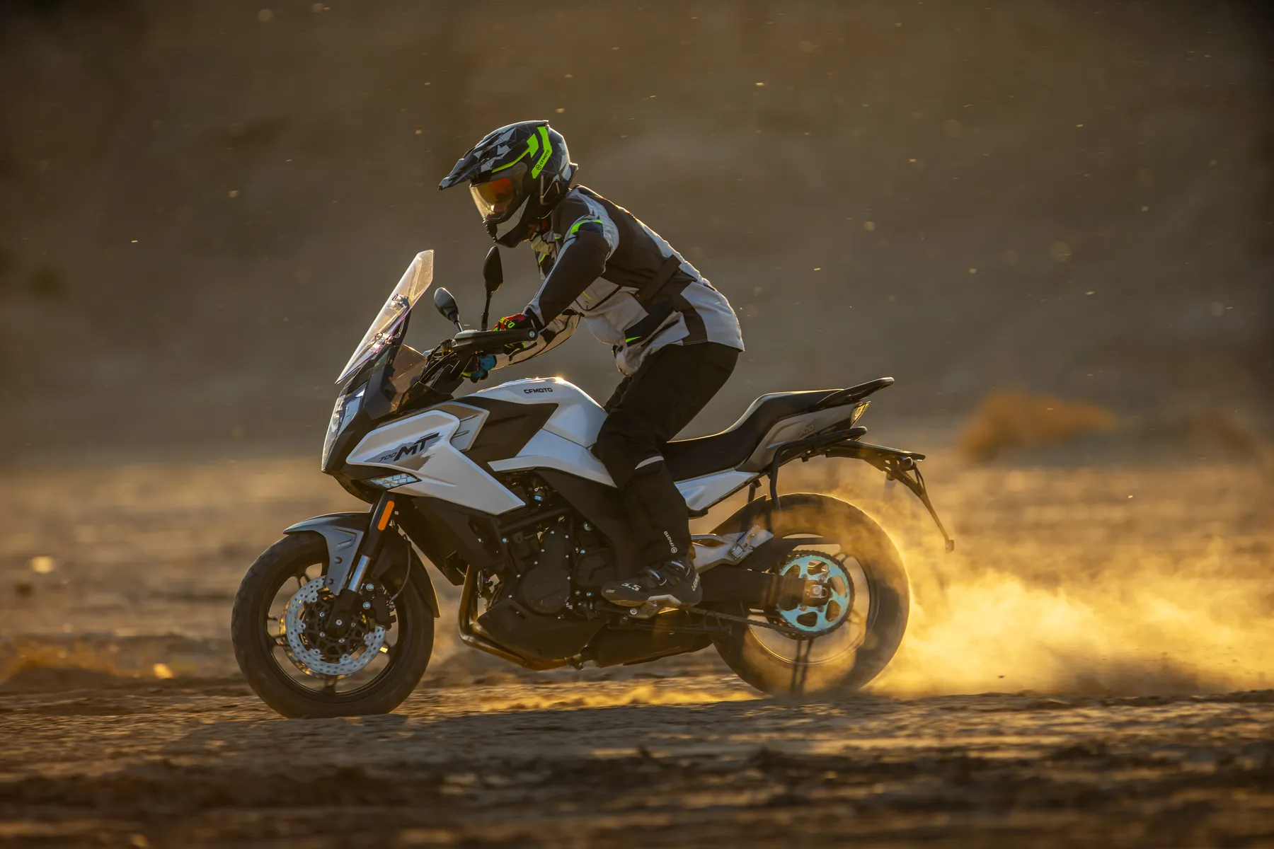 Cfmoto 700 Mt 04