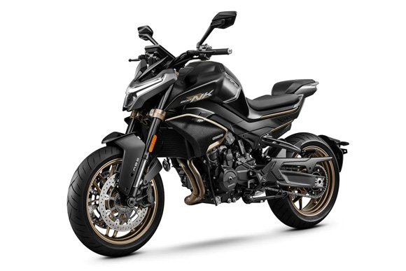 Cfmoto Naked 800 K Advanced Rechts Links