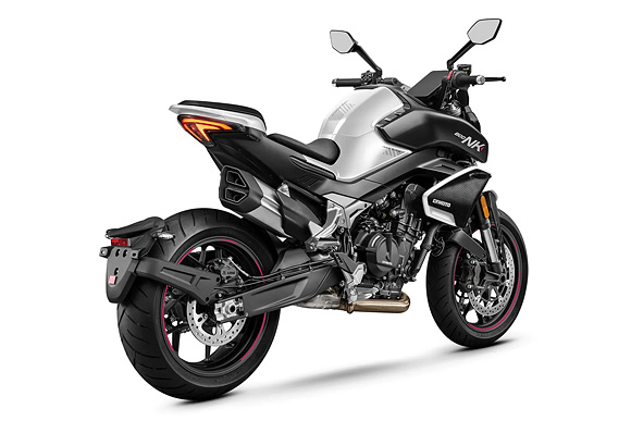 Cfmoto Naked 800 K Advanced Weiss Hinten