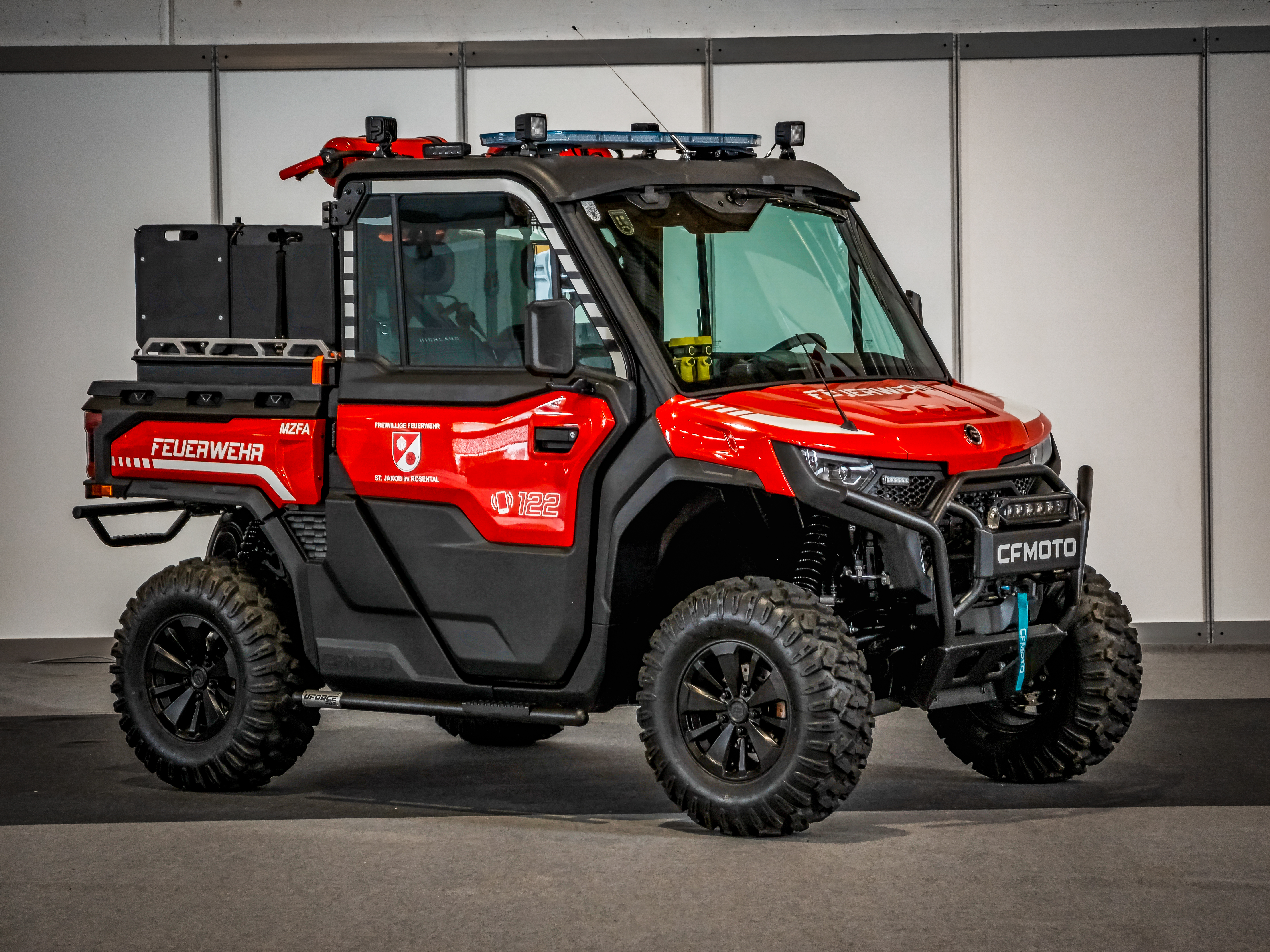 UTV Feuerwehrauto mit Technik