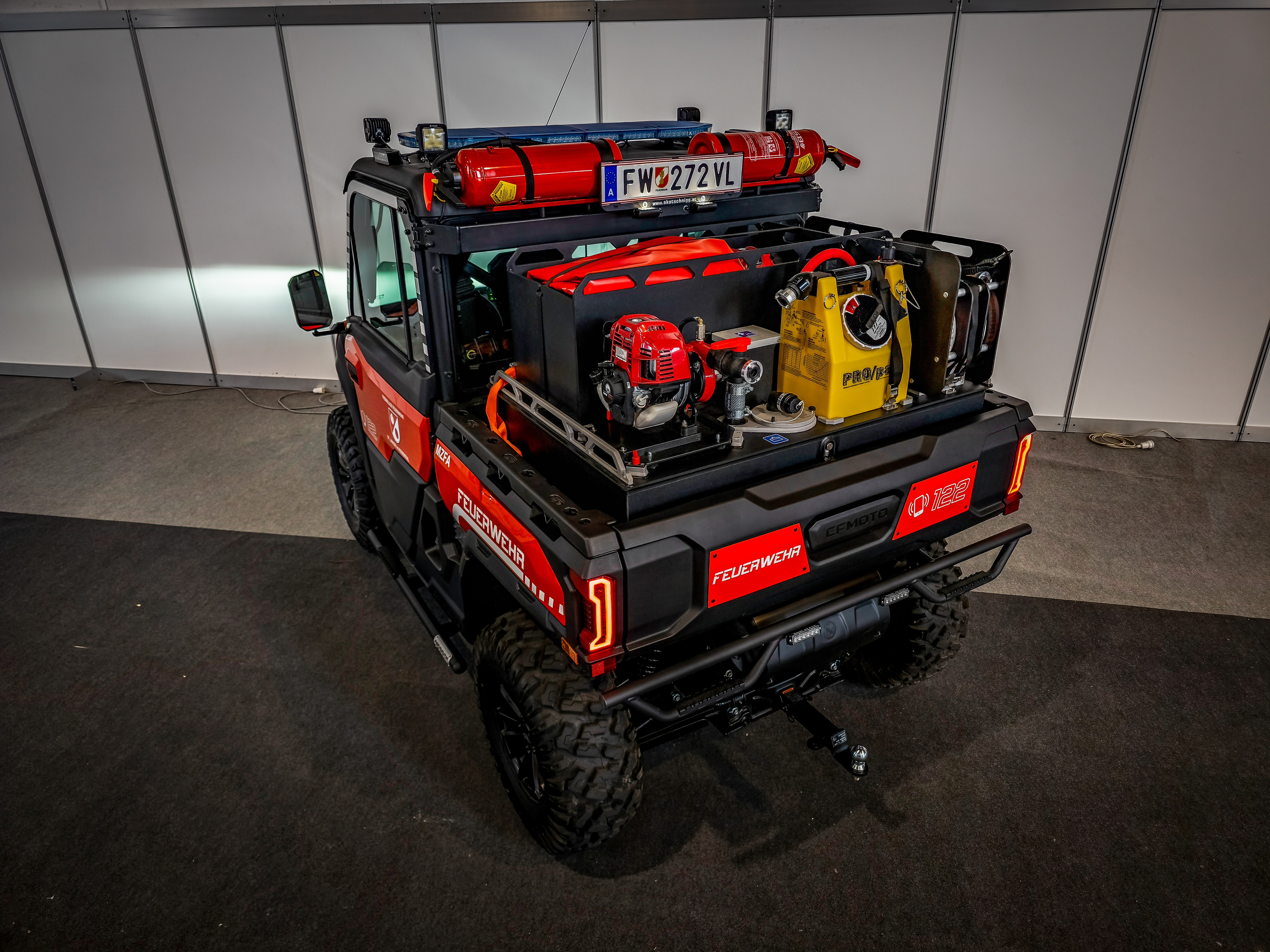 UTV Feuerwehrauto mit Technik