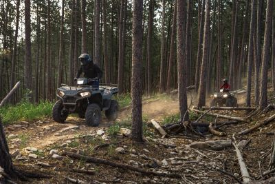 Polaris Sportsman Forstarbeit